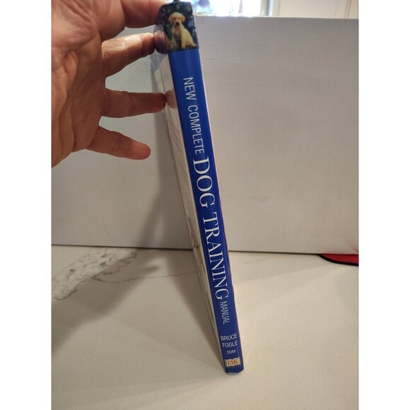 The New Complete Guide To Dog Training Manual By Dr Bruce Fogle Hardback - Picture 2 of 3